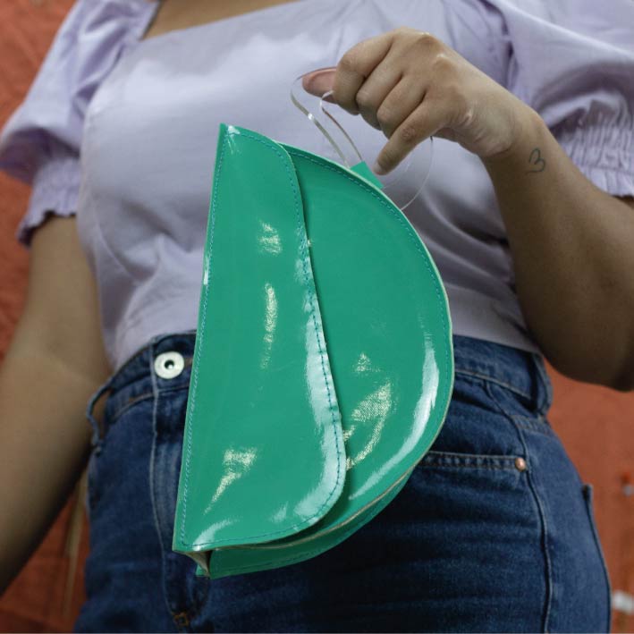 Entre - Coleção cápsula de bolsas para autonomia econômica de mulheres migrantes